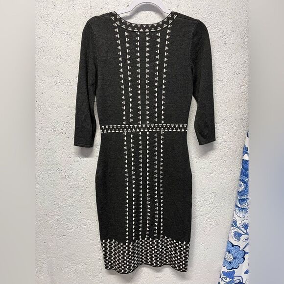 95 Danny & Nicole Grey Sweater Dress Size Small - Picture 4 of 7